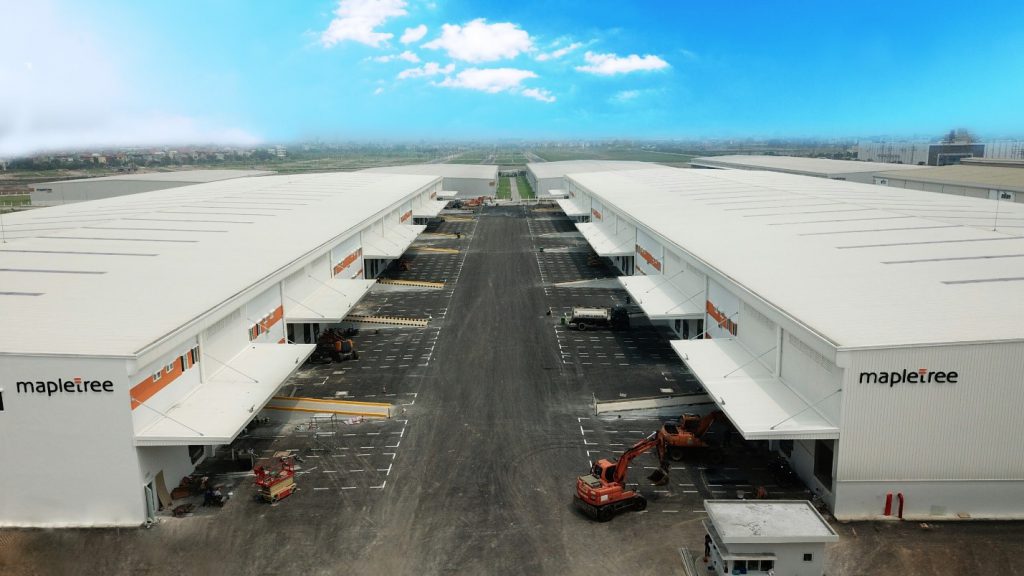 Trung tâm logistics Mapletree Bắc Ninh bao gồm 3 khối nhà kho đơn tầng hạng A ứng dụng giải pháp thép từ Bluescope Lysaght với vật liệu tôn Colorbond